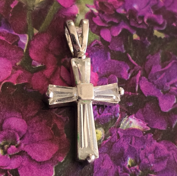 Sparkly cross pendant clear gems Sterling Silver 925 religious christian - Picture 10 of 11